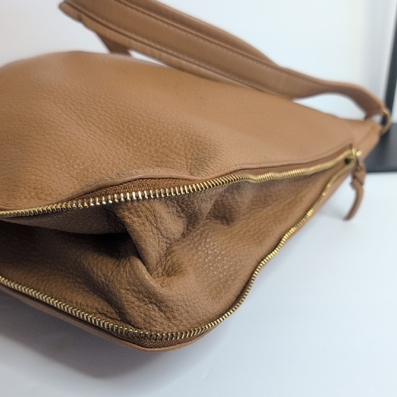 Tory Burch Ivy Hobo Bag - Picture 4 of 16